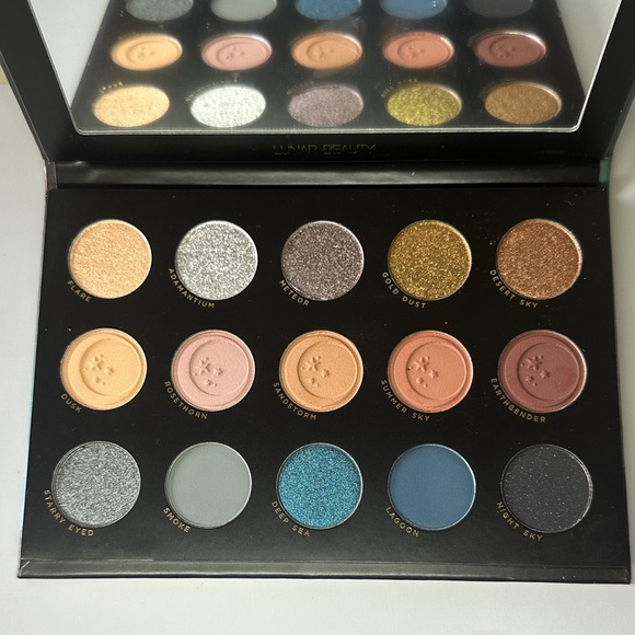 Lunar Beauty Eternal Eclipse Eyeshadow Palette - Blue and Gold - Picture 5 of 6